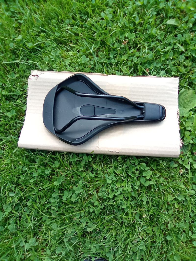 Nové sedlo Fizik Terra Aidon