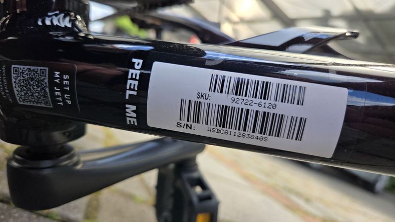 Specialized Jett 20 Gloss Cast Black/Smoke