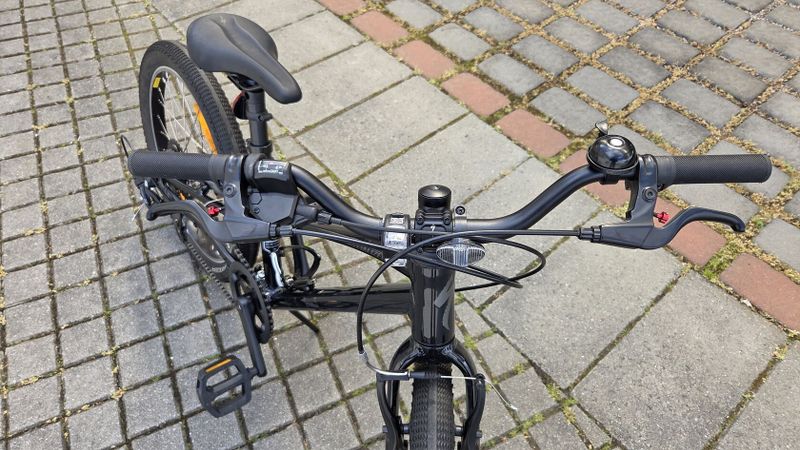 Specialized Jett 20 Gloss Cast Black/Smoke