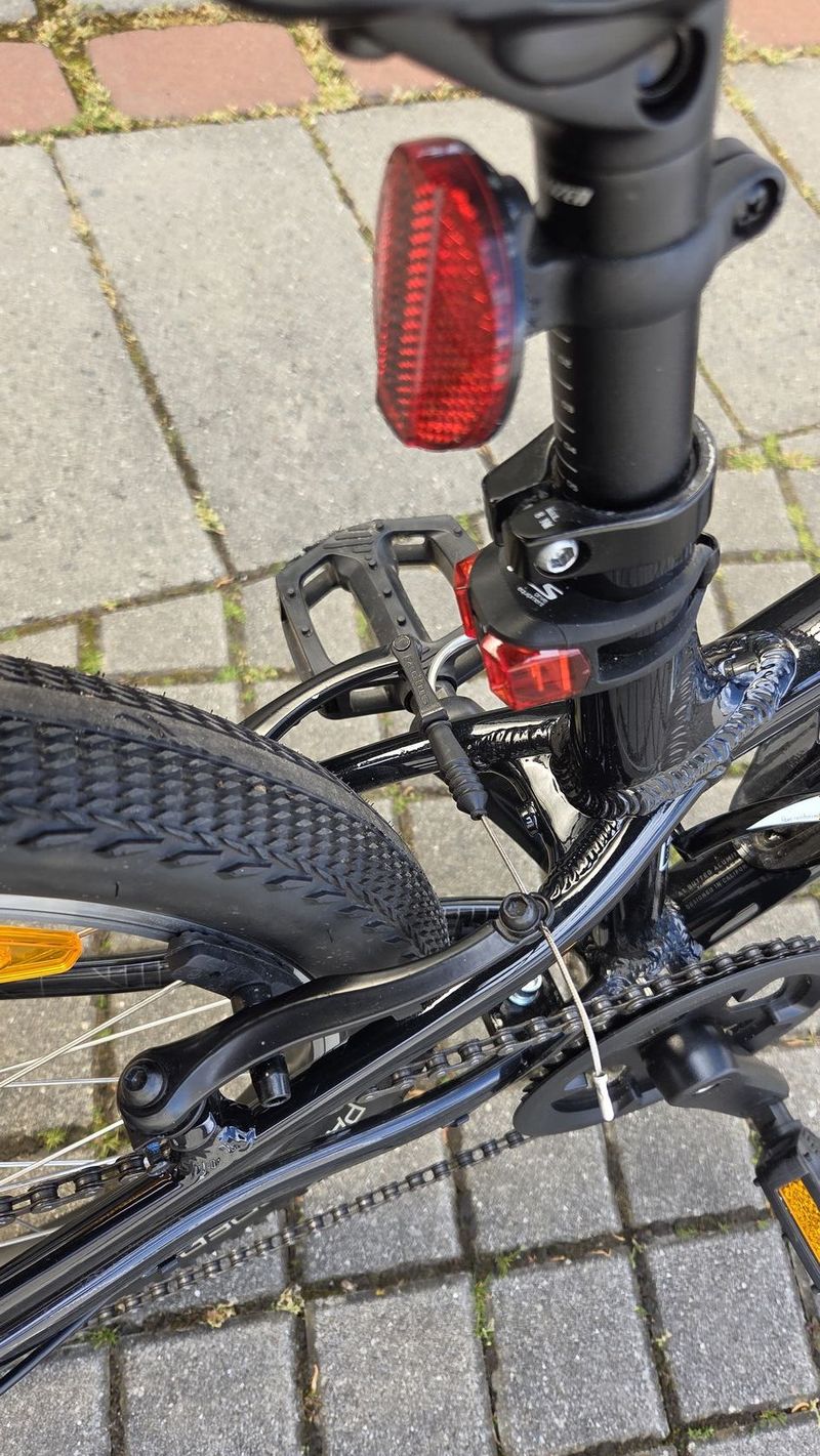 Specialized Jett 20 Gloss Cast Black/Smoke