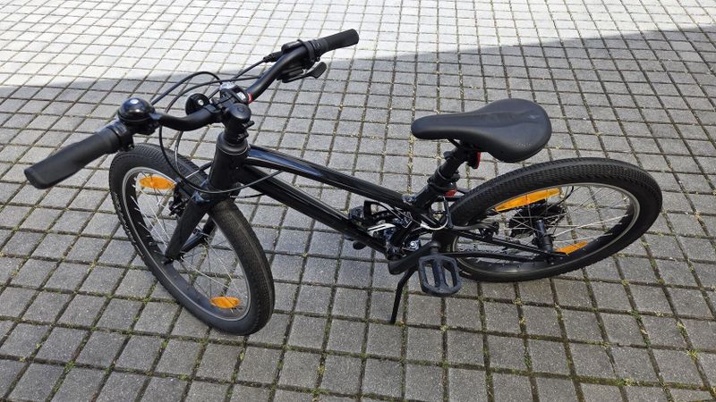 Specialized Jett 20 Gloss Cast Black/Smoke