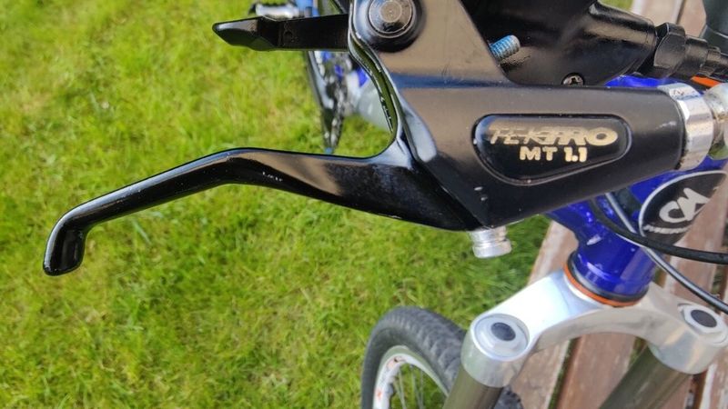 Modro-stříbrná MERIDA BIG AIR Full Al 7005- MTB, XC, sjezd - 1.majitel, pěkný stav 