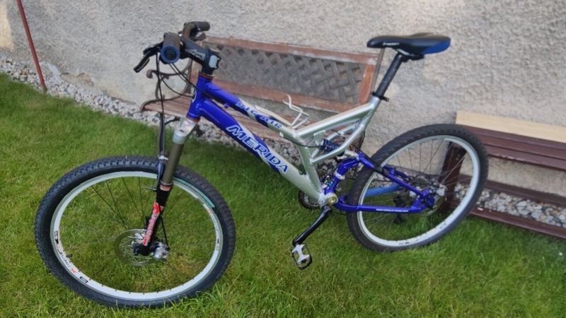 Modro-stříbrná MERIDA BIG AIR Full Al 7005- MTB, XC, sjezd - 1.majitel, pěkný stav 