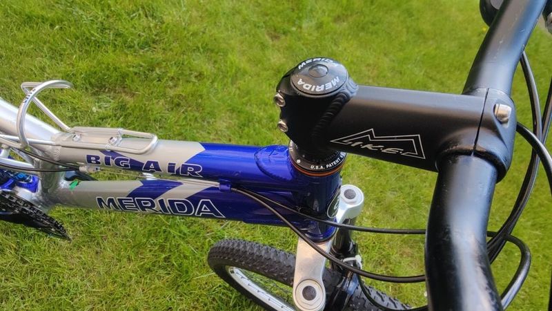 Modro-stříbrná MERIDA BIG AIR Full Al 7005- MTB, XC, sjezd - 1.majitel, pěkný stav 