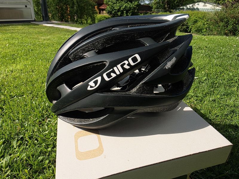 Prodám silniční cyklo helmu Giro ATMOS II