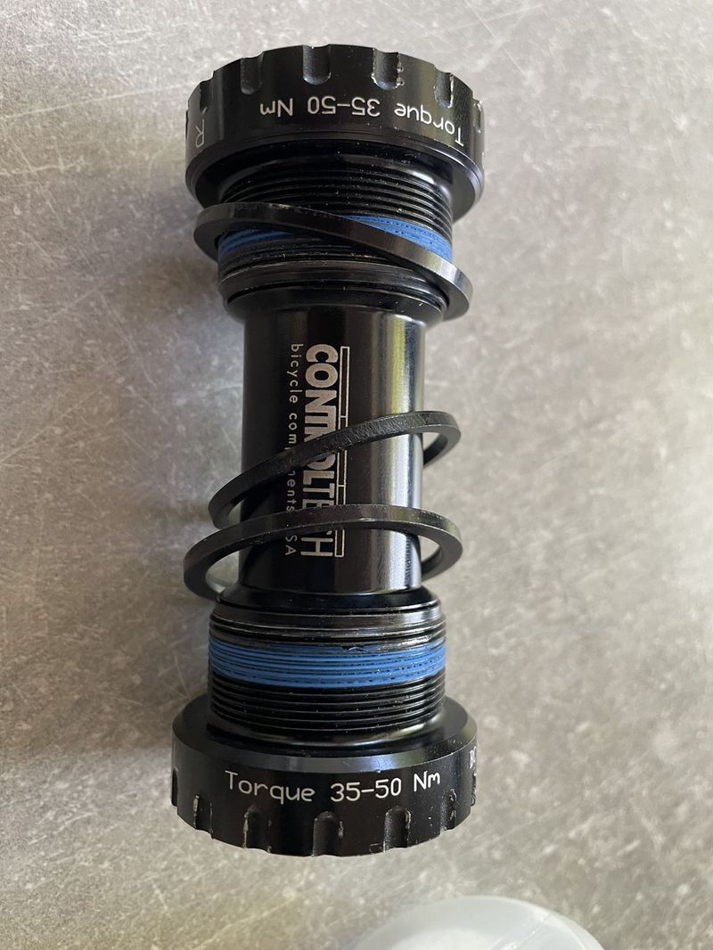 Prodám karbonové kliky Controltech double play - 44/29T 175mm + smyk, řazení a středová osa