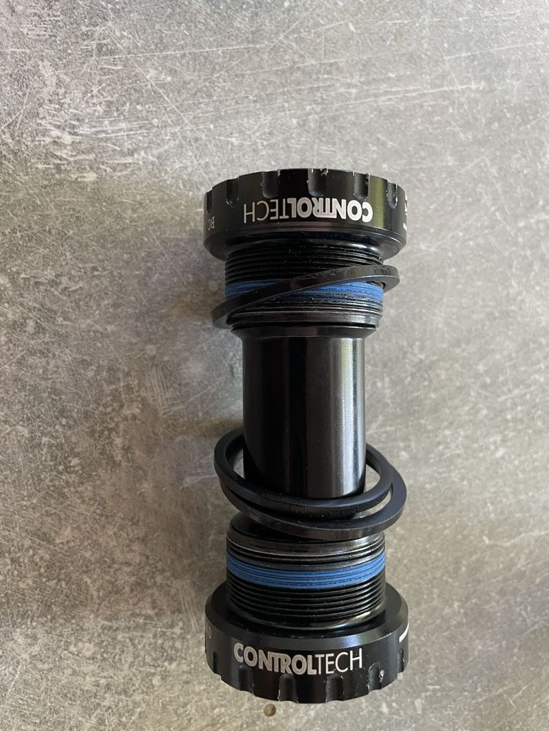 Prodám karbonové kliky Controltech double play - 44/29T 175mm + smyk, řazení a středová osa