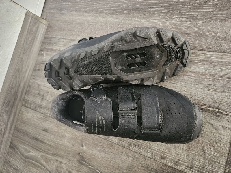 SPD tretry Shimano, vel 37