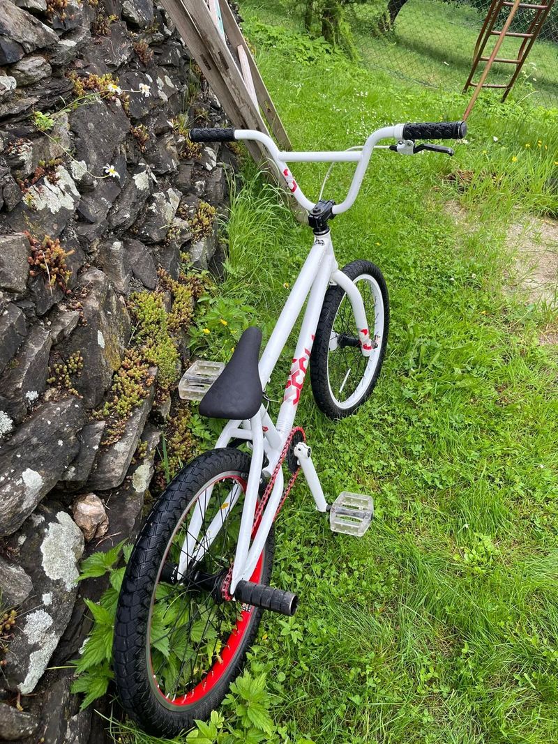 bmx scott volt-x 20 bílé