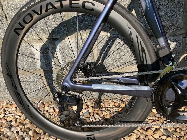 77.999 Kč! (PC 109.999) POLYGON HELIOS A7X - UCI rám, karbon kola - L - 105Di2 2x12 (50/34 - 11/34) 