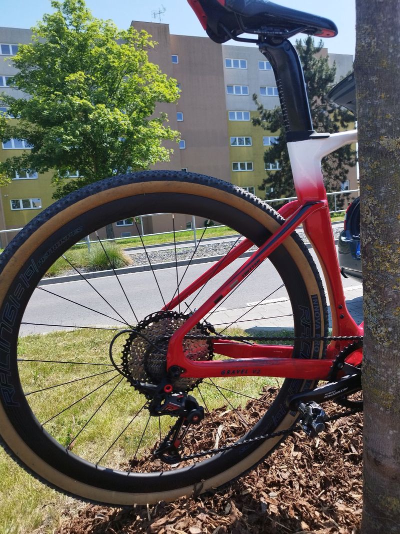 Gravel kolo, velikost L