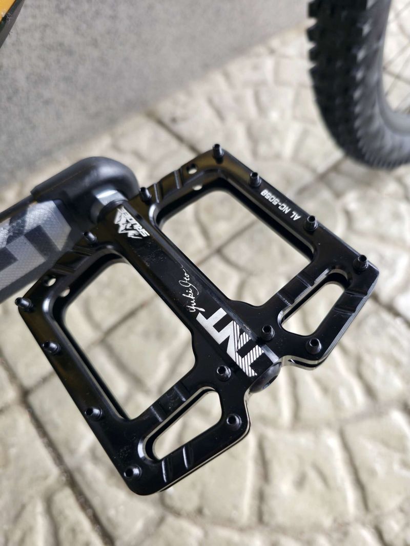 Horské kolo Santa Cruz Bronson 4.1 CC 2023 Mullet
