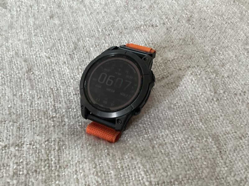 Prodám GarminFenix 7 Sapphire Solar Titanium