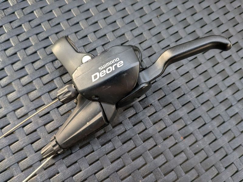 Dual Control Shimano Deore 
