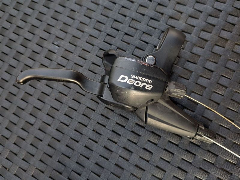 Dual Control Shimano Deore 