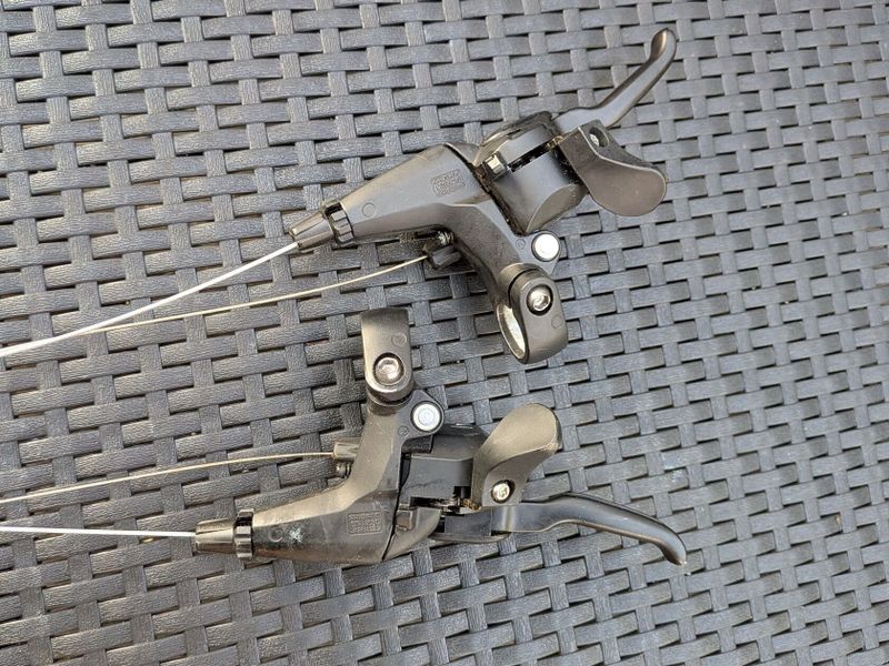 Dual Control Shimano Deore 