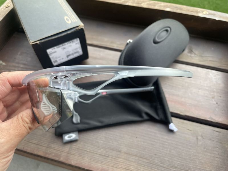 Oakley Sphaera Matte Clear/Photochromic