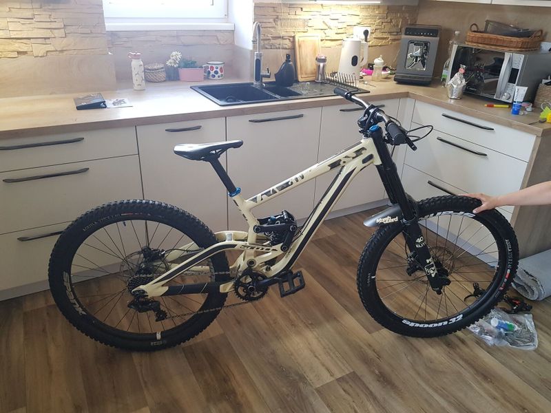 Celoodpruzené kolo Scott gambler 720 