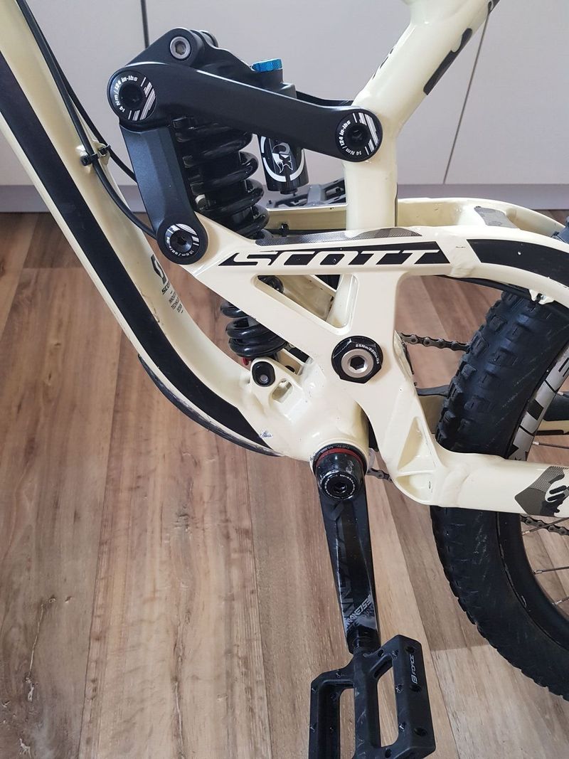 Celoodpruzené kolo Scott gambler 720 