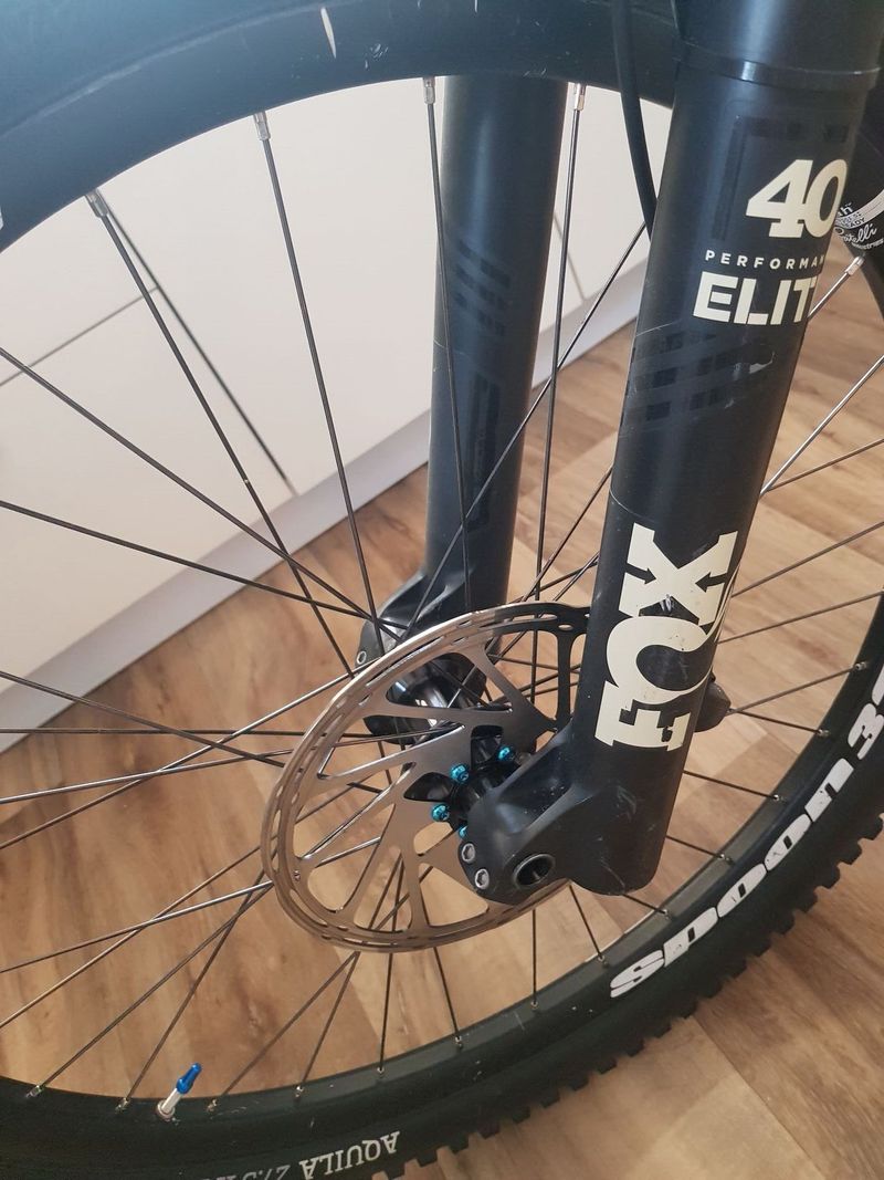 Celoodpruzené kolo Scott gambler 720 