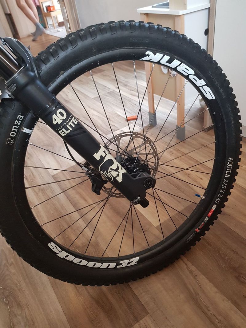 Celoodpruzené kolo Scott gambler 720 