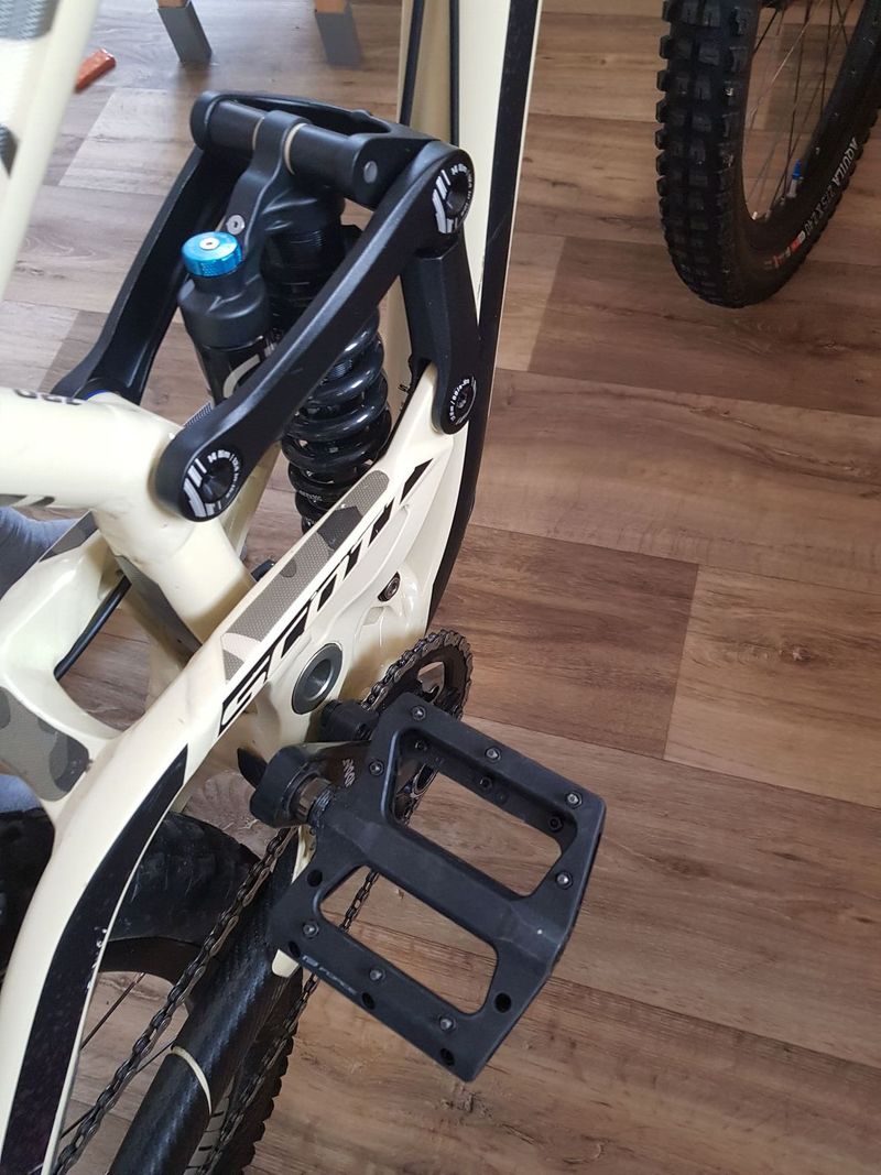 Celoodpruzené kolo Scott gambler 720 