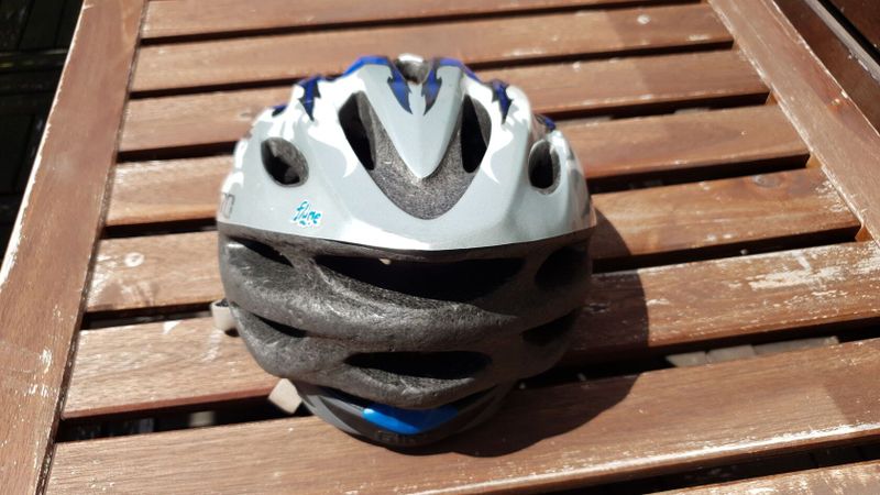 Cyklistická helma Giro, velikost M, (vel.54-59)