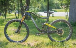 GIANT TRANCE ADVANCED, KARBONOVÝ RÁM I KOLA