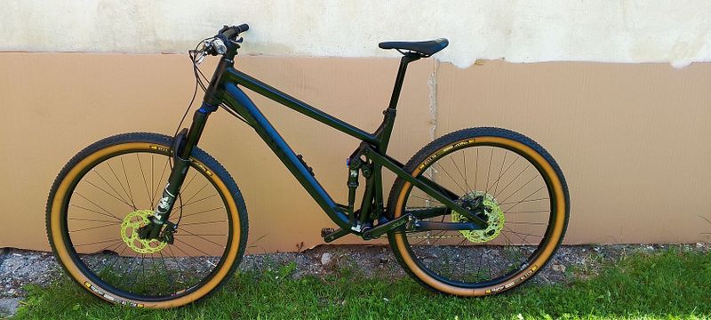 Ghost Riot trail Essential BLK XL. 
