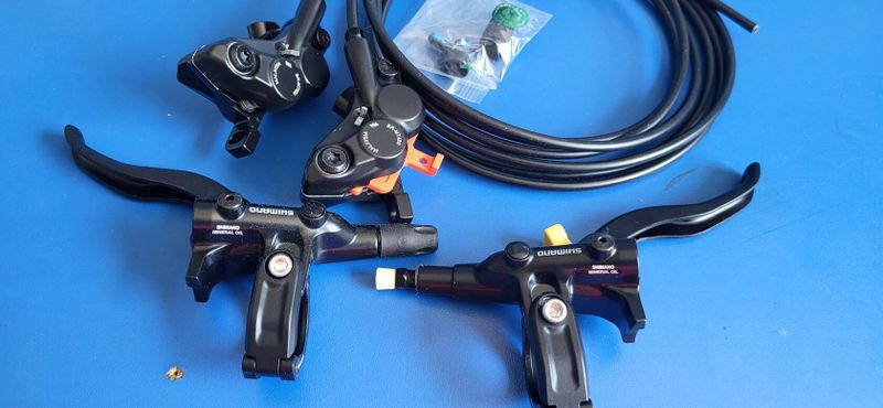 Čtyřpístkové brzdy Shimano BR-MT420+BL-MT4100 P+Z 1000/1850MM