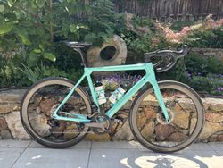Bianchi Specialissima Campagnolo Super Record EPS 12SP & Bora WTO 2022, vel 57