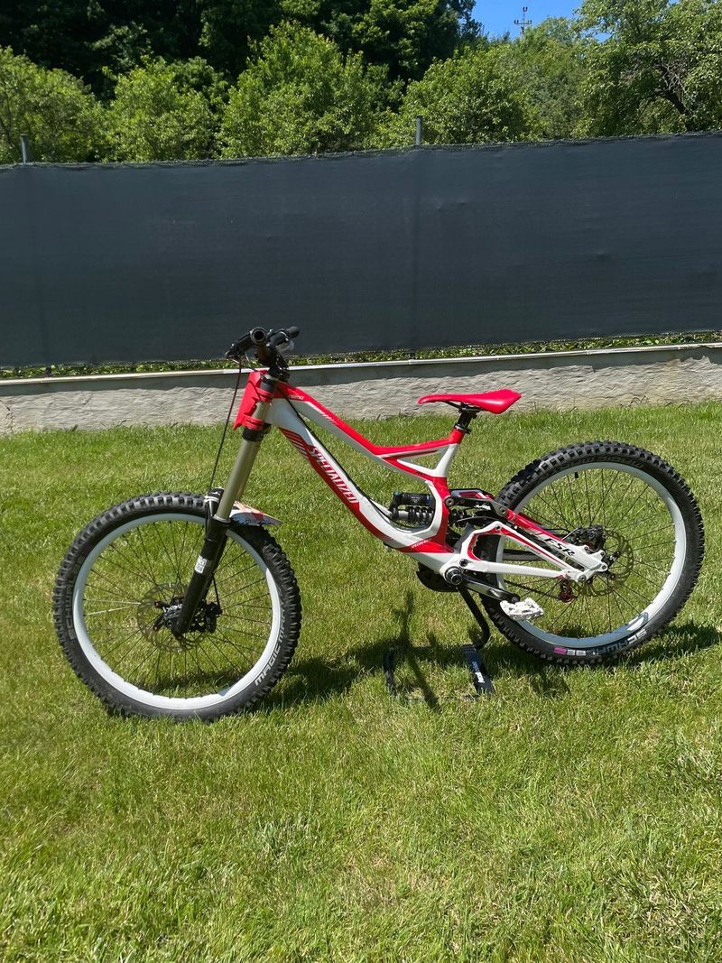 Specialized demo 8