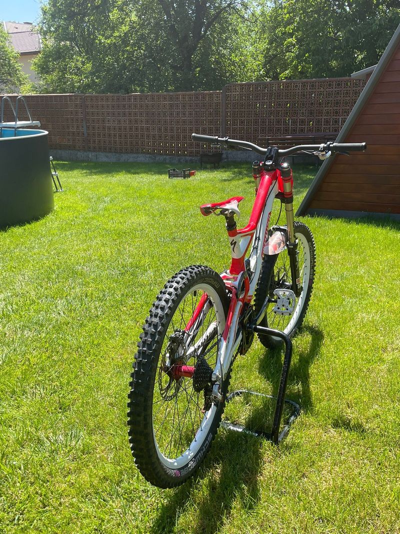 Specialized demo 8
