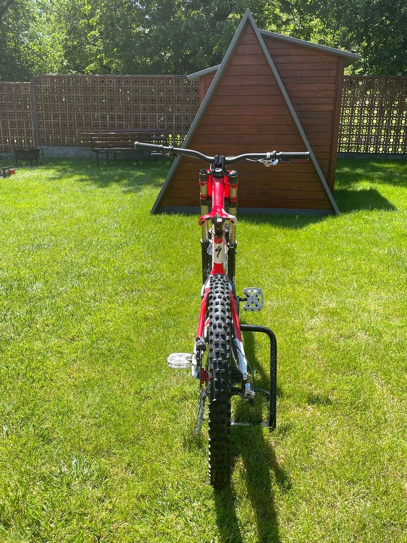Specialized demo 8