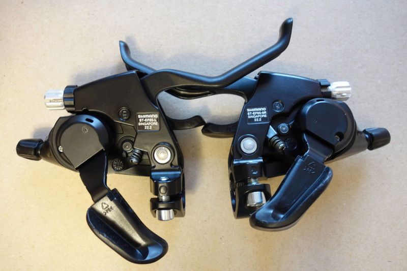 Řadící a brzdové páčky Shimano