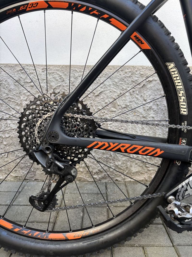 KTM Myroon Master 2019