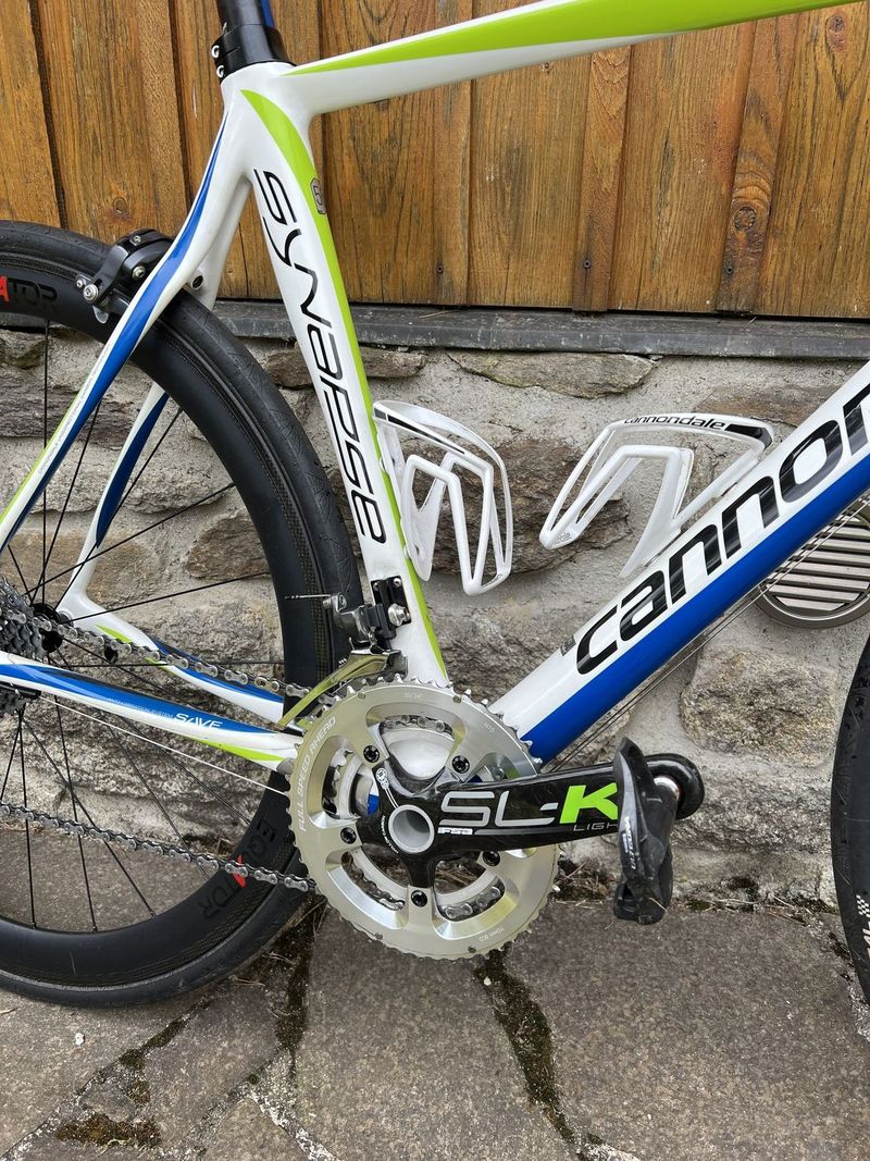 Karbonový Cannondale Synapse Ultegra s karbonovýmy koly Equator, vel 56"