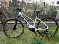 Dámské elektrokolo Apache Matta 3 Bosch Active Line Plus (NAJETO 200km, ZÁRUKA do 07/26)