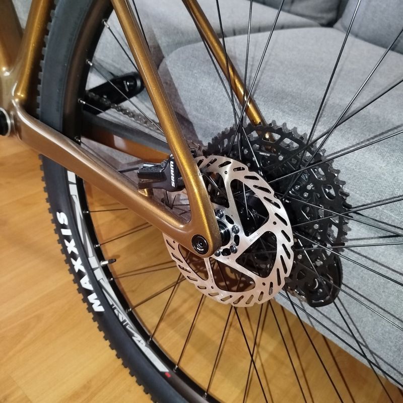 Nové horské kolo LAPIERRE ProRace CF 6.9 2023