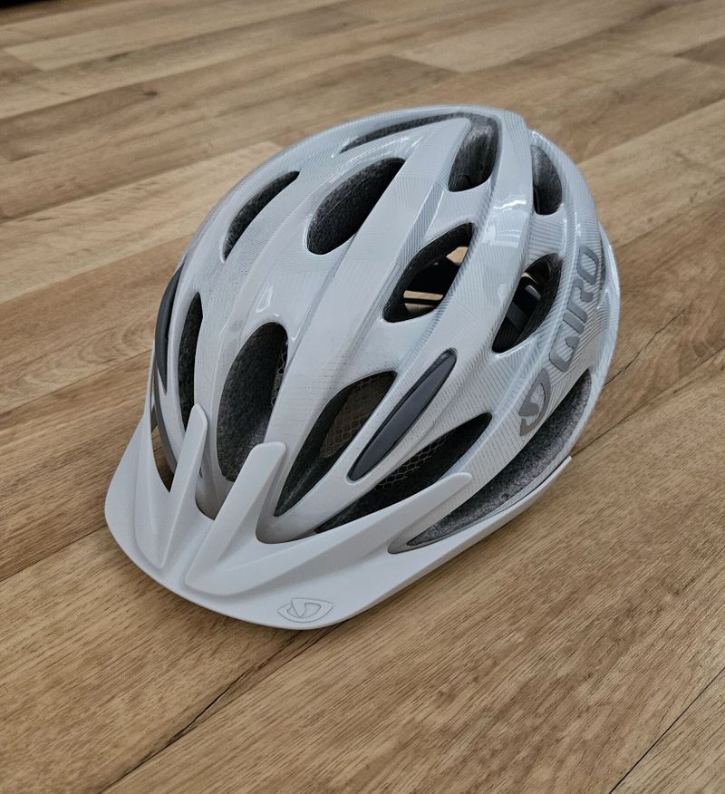 Giro Verona helma