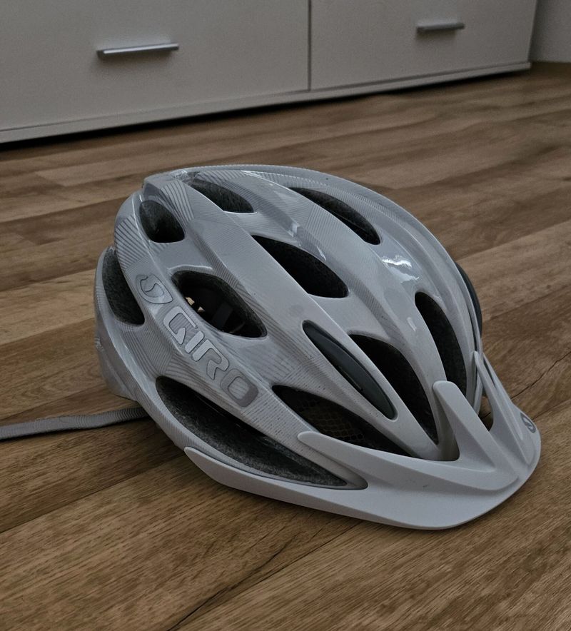 Giro Verona helma