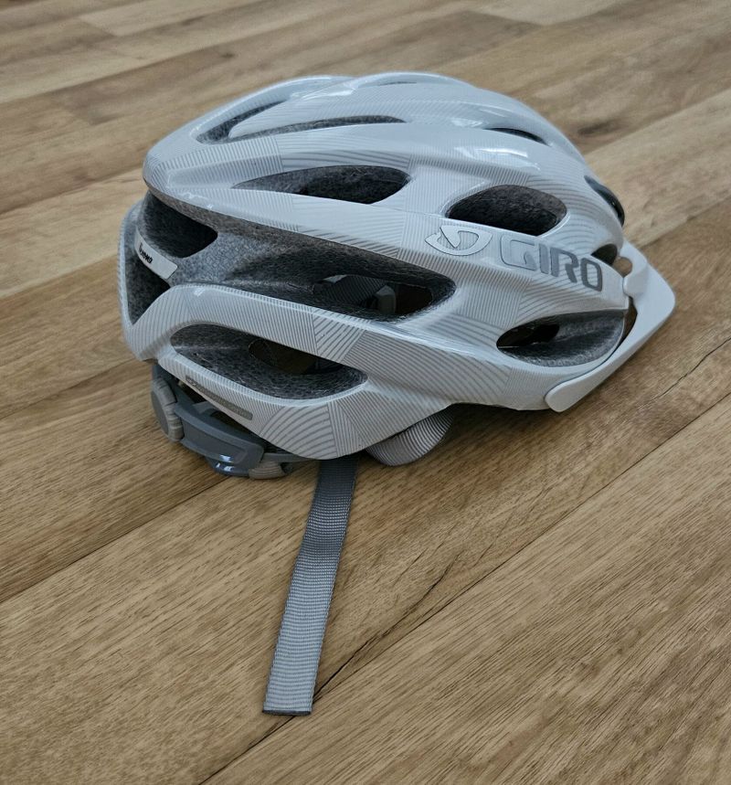 Giro Verona helma