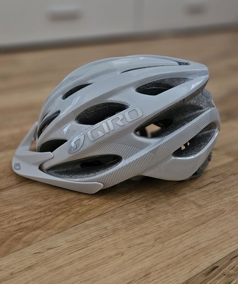 Giro Verona helma