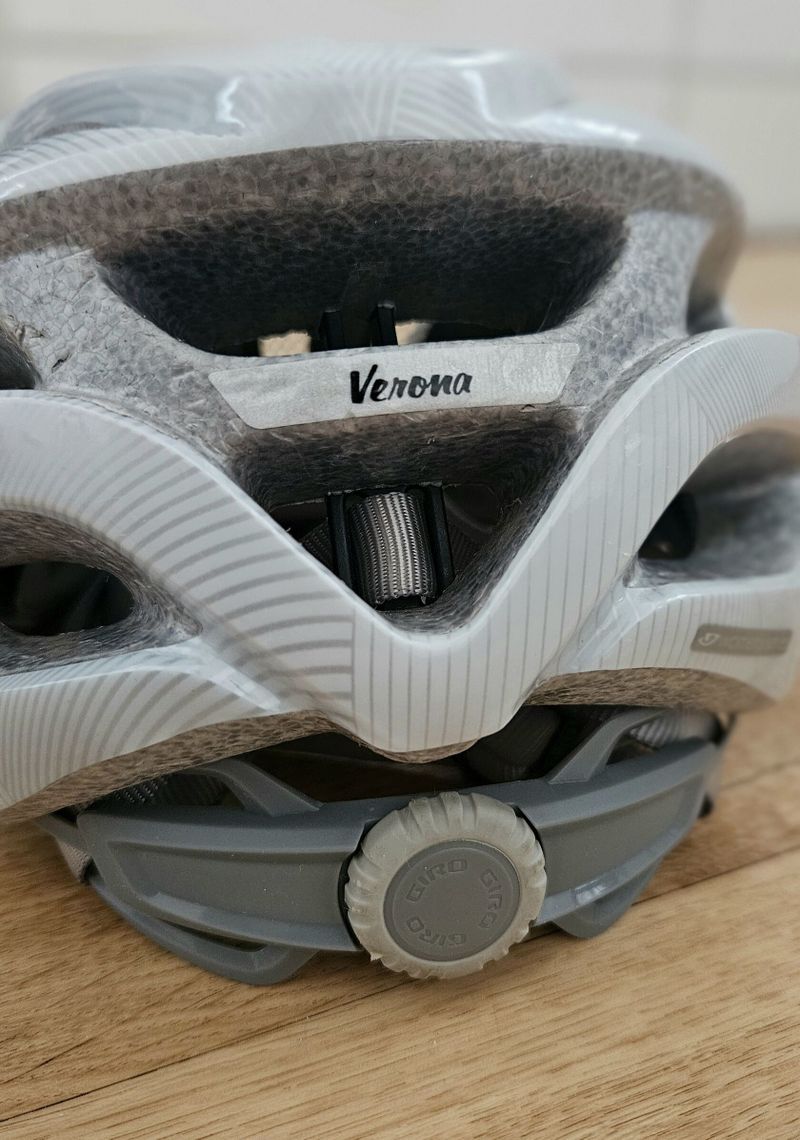 Giro Verona helma