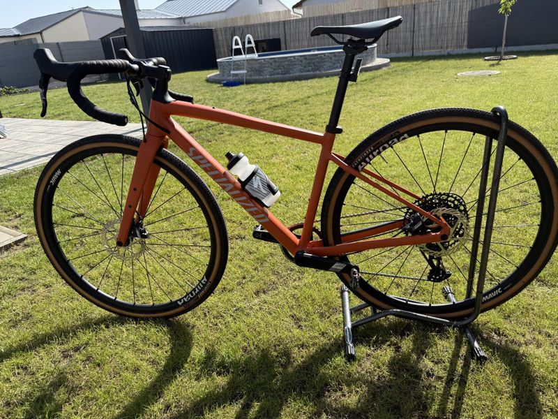 prodám zánovní kolo Specialized Diverge Comp E5