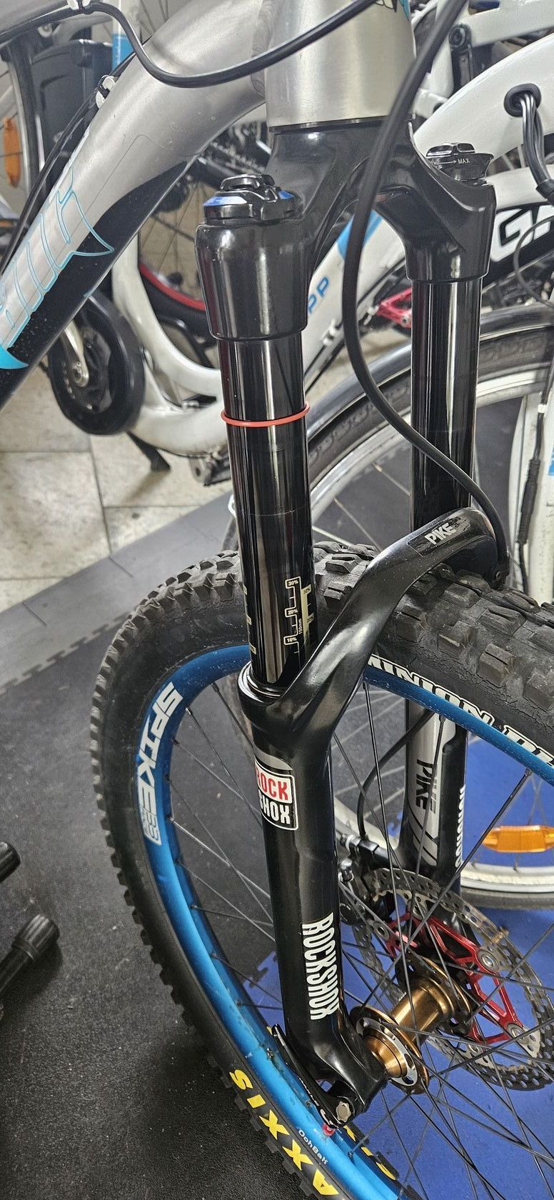 Vidlice Rock Shox Pike RCT3 stavitelná 160mm