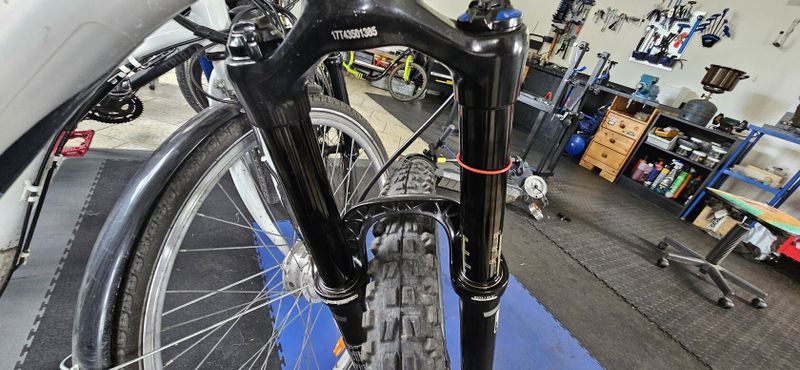 Vidlice Rock Shox Pike RCT3 stavitelná 160mm