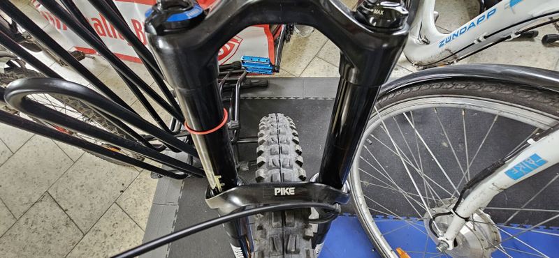 Vidlice Rock Shox Pike RCT3 stavitelná 160mm