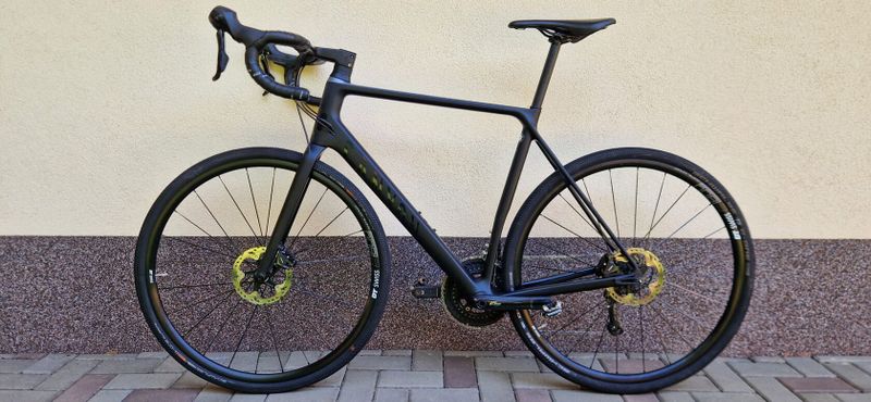 Prodám kolo Canyon Endurace CF SL, vel. L pro výšku postavy cca 184-192 cm.