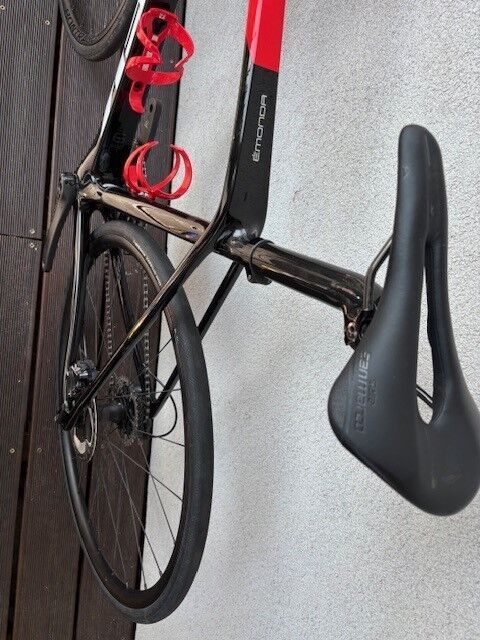TREK Emonda SL 6 Disc Pro Trek Black/Radioactive Red